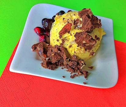 krem cytrusowy z orzechami i rodzynkami